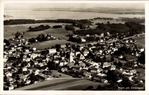 KP Prien am Chiemsee Górna Bawaria, widok krajobrazu, kościół, budynek, fotograf czarno-biały