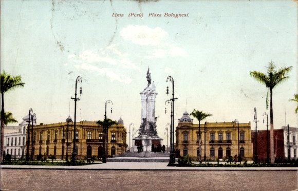 Ak Lima Peru, Plaza Bolognesi, standbeeld, gebouw, palmbomen, straatlantaarns
