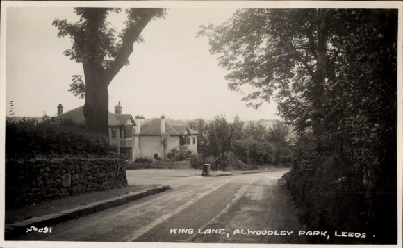 Photo Postcard Leeds Yorkshire England, Kings Lane, Alwoodley Park