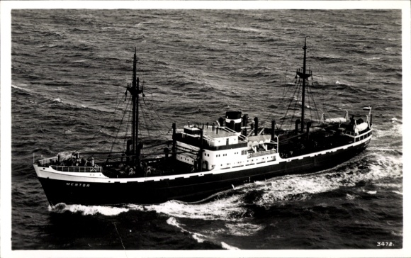 Postcard Koninklijke Paketvaart Maatschappij, MS Meteor, aviator photo