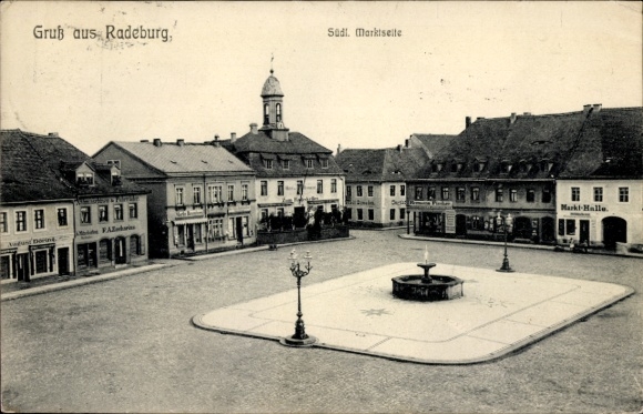 Postcard Radeburg in Saxony, market square with fountain, building, black and white photo, market hall