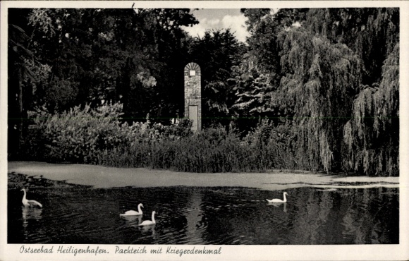 Postcard Ostseebad Heiligenhafen in Holstein, park pond, war memorial