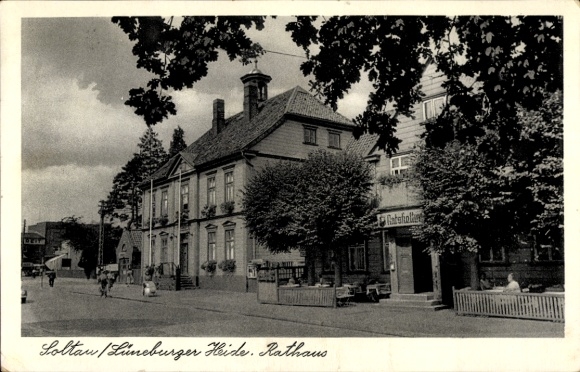 Ak Lüneburger Heide, Rathaus, Gebäude, Bäume, Straße, 
