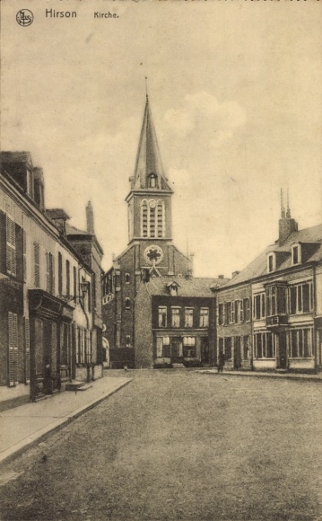 Ak Hirson Aisne, kerk, uitzicht op straat,