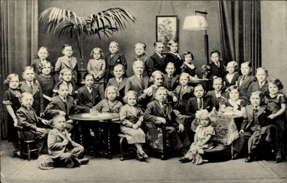 Ak Schaefer's Märchenstadt Liliput, Liliputaner