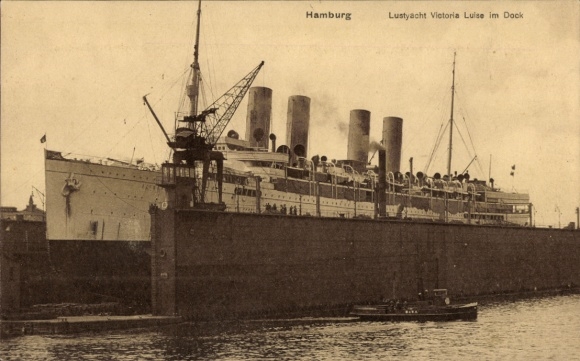 Postcard Hamburg, pleasure yacht Victoria Luise in the dock, HAPAG