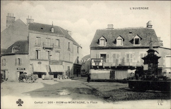 Postcard Riom ès Montagnes Cantal, square