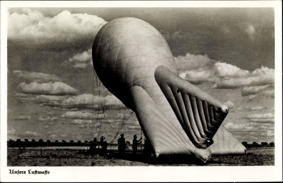 Ak Luftwaffe, Militärballon am Boden, Sperrballon