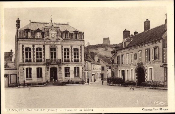 Postcard Saint Julien du Sault Yonne, Place de la Mairie