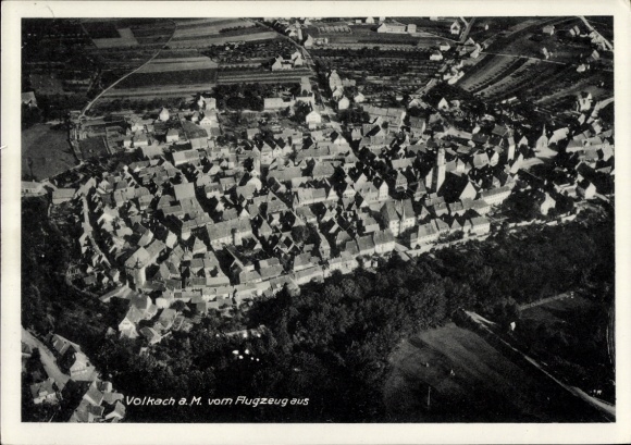 Postcard Volkach am Main Lower Franconia, aerial view of Volkach, view of houses, historical image