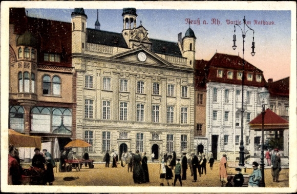 Ak Neuss am Rhein, Rathaus, Marktstände, Menschen,  