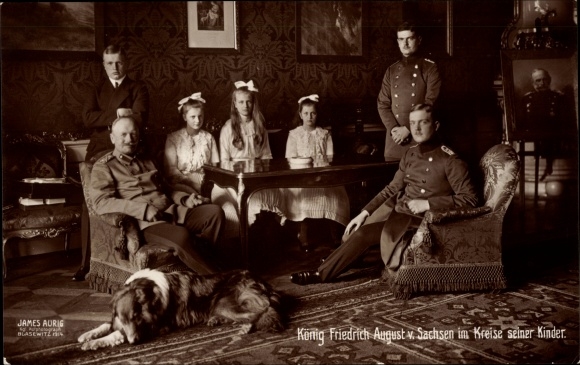 PC King Friedrich August III. of Saxony surrounded by his children