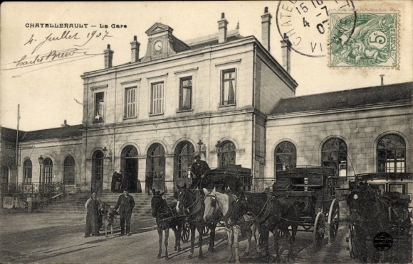 Ak Châtellerault Vienne, Gare, Kutsche