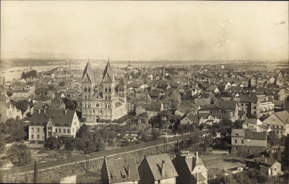 Photo PC Andernach am Rhein, church, total view of the village