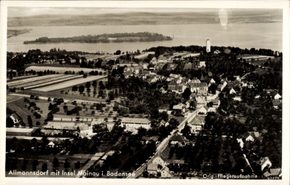 Ak Insel Mainau im Bodensee, Luftaufnahme, Allmannsdorf, Insel Mainau, viele Bäume, Gebäude