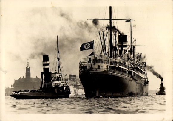 Postcard Hamburg, Port, Returning African Steamer