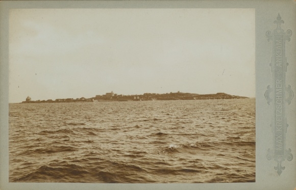 Cabinet photo Christiansø Denmark, View of the town from the sea, 1896