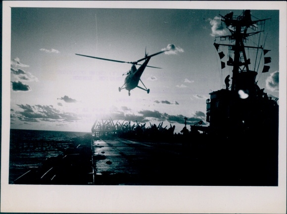 Photo helicopter, British military aircraft, aircraft carrier
