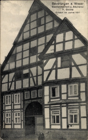 Postcard Beverungen an der Weser, Inn and Bakery F. Gocke, half-timbered house from 1611
