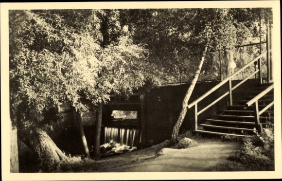 Ak Birkenwerder in Brandenburg, Schöne Natur, Wasserfälle, Treppe, Lichtlaterne, Baumpflanzung
