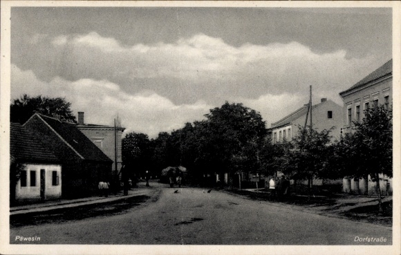 Postcard Päwesin im Havelland, Dorfstraße