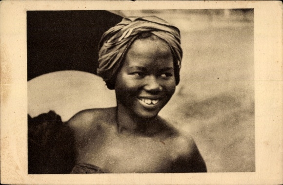 Postcard Oubangui Chari Ubangi Shari Central African Republic, portrait of a woman