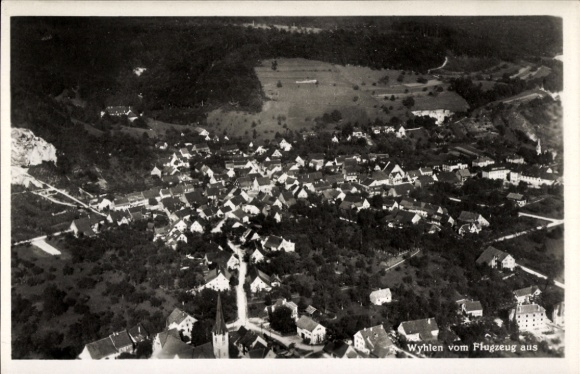 Ak Wyhlen am Rhein Baden, Luftaufnahme von  Stadtansicht, Häuser, Landschaft