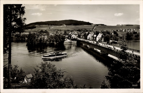 Ak Saalburg in Thüringen, Flusspartie mit Brücke und Salondampfer