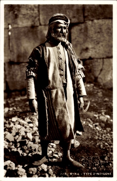 Postcard Syria, locals in traditional clothing with scythe