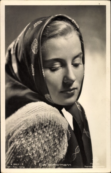 Postcard actress Eva Immermann, portrait, headscarf, Ross A 3592/1