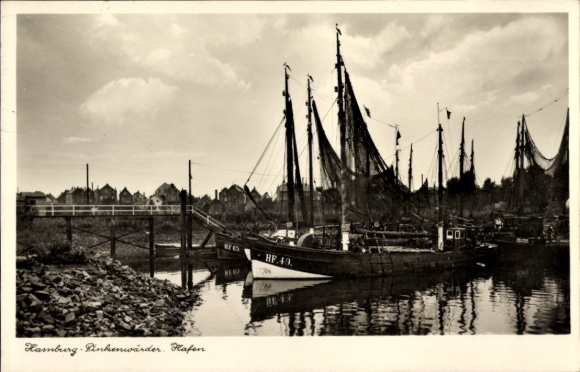 Postcard Hamburg Mitte Finkenwerder, fishing boats in the harbor, fishing boats