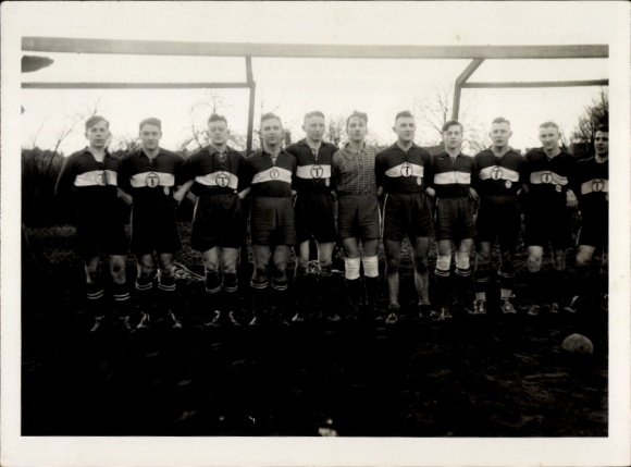 Photo Postcard MSV Zehdenick, Fistball Gau Champion 1931