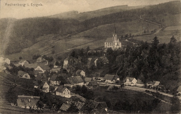 Ak Clausnitz Rechenberg Bienenmühle im Erzgebirge, Berglandschaft, Kirche, Häuser, Dorfansicht...