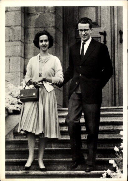 Postcard King Baudouin, Fabiola de Mora y Aragón, nobility of Belgium