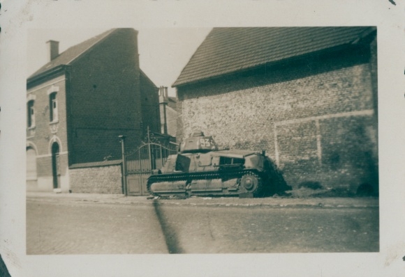 Photo Vendegies-sur-Ecaillon Nord, French tank, WWII, 1940