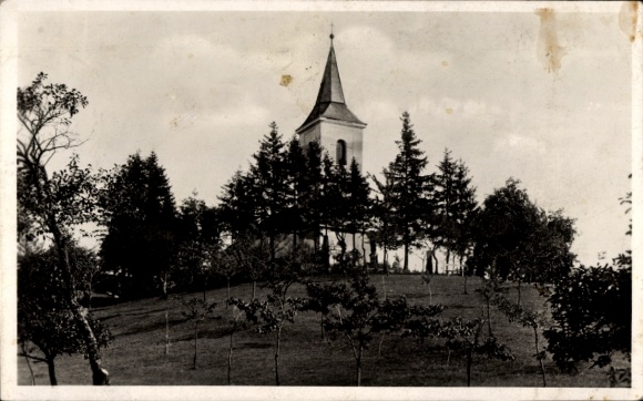 Ak Lázně Bělohrad Bad Bielohrad Neudorf Region Königgrätz, Kirche, Bäume, Hügel, Schwarz-Weiß-Fot