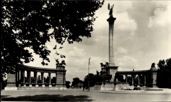 KP Budapest Węgry, Hősök tere, pomnik, kolumna, anioł, lew, miejsce