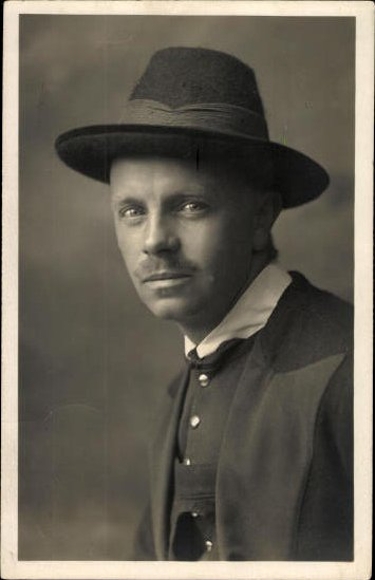 10 old photo PC men, various motifs