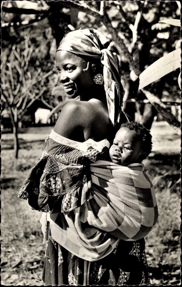 Postcard French West Africa, Senegal, Young mother with child