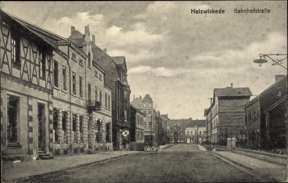 Postcard Holzwickede in the Ruhr area, Bahnhofstrasse, inn