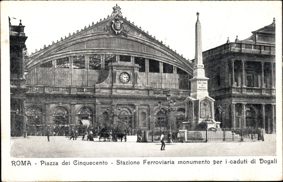 Postcard Roma Rome Lazio, Piazza dei Cinquecento, Stazione Ferroviaria, Monumento
