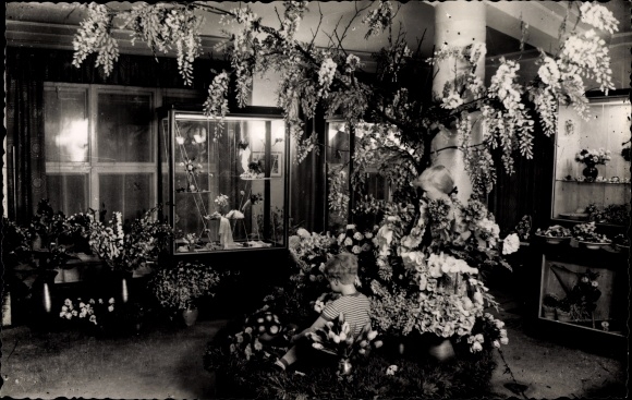 Postcard Sebnitz Sachsen, flower show, sale of the VEB artificial flower