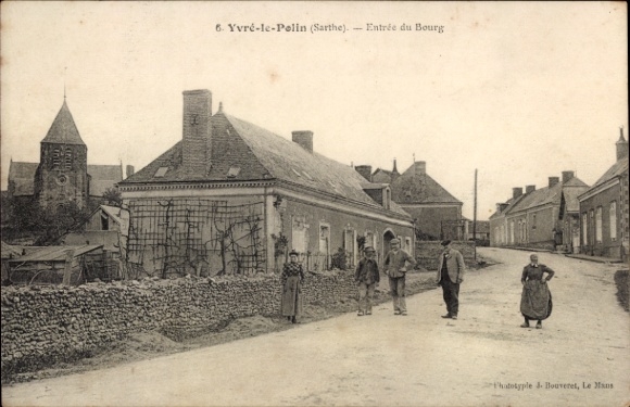 CPA Yvre Polin Sarthe, Entrée du Bourg