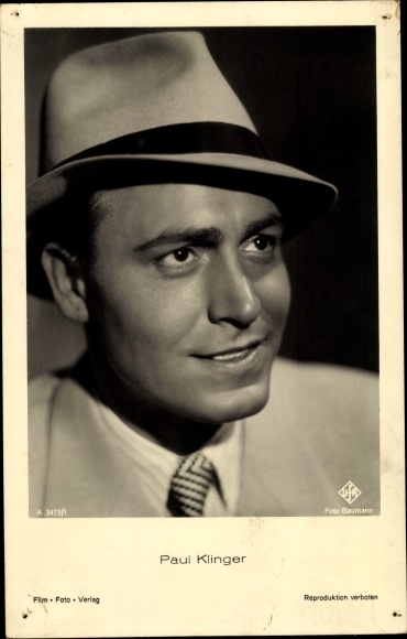Postcard actor Paul Klinger, portrait, hat