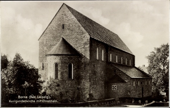 Ak Borna in Sachsen,  Kunigundenkirche, Ehrenhain, Schwarz-Weiß-Fotografie