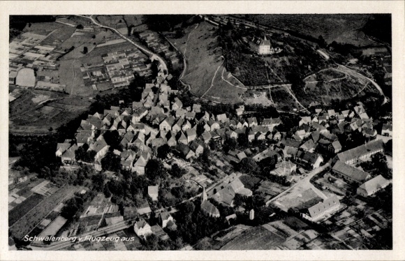 Ak Schwalenberg in Lippe, Luftaufnahme von  viele Dächer zu sehen