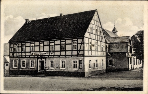 Postcard Hartmannsdorf Reichenau im Erzgebirge, Partie am Gasthof Hartmannsdorf, Inh. Kurt Hartmann