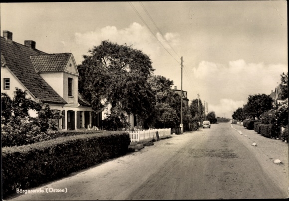 Postcard Börgerende Rethwisch on the Baltic Sea, part of the street, town view