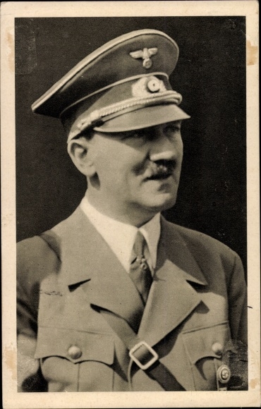 KP lider i kanclerz Adolf Hitler, portret w mundurze