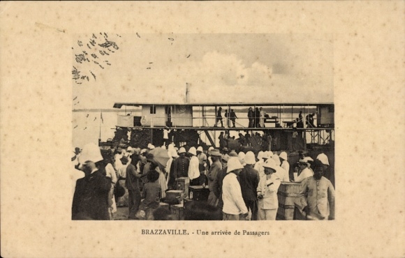 Ak Brazzaville Französisch Kongo, Une arrivée de Passagers